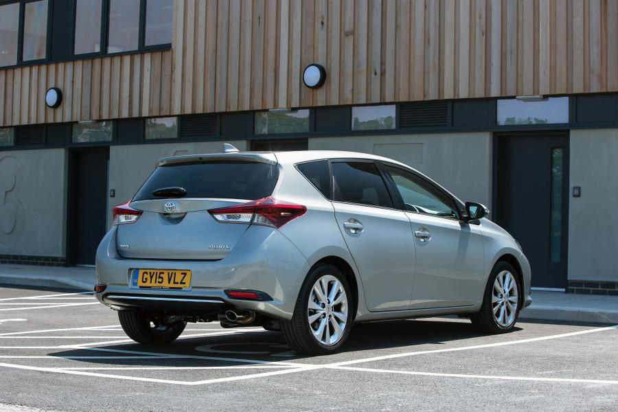  Toyota Auris 2015 года  (UK) (фото 35 из 43)
